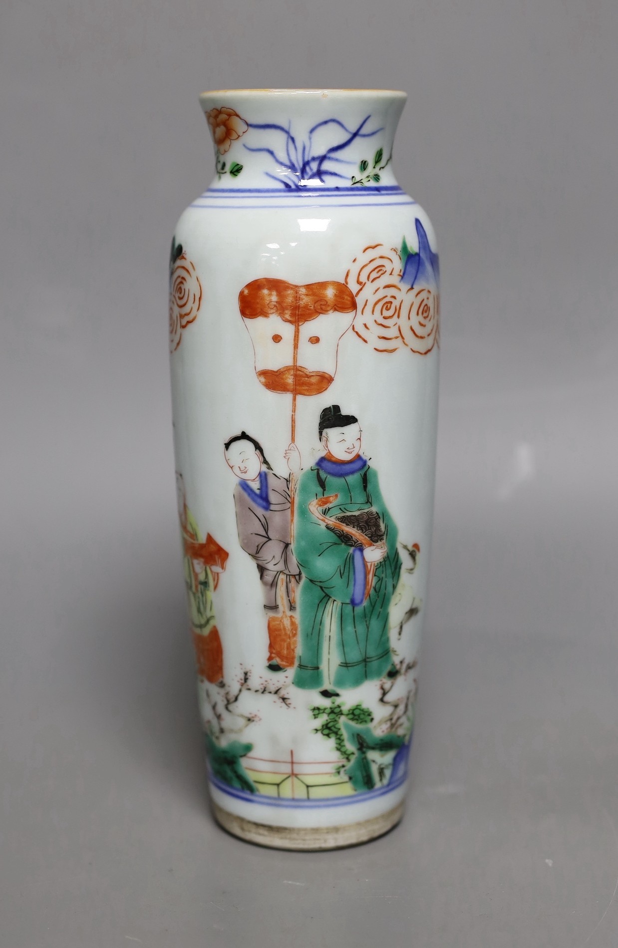 A Chinese famille verte figural vase, 22.5cm